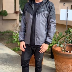 Grey and black nike men’s windbreaker